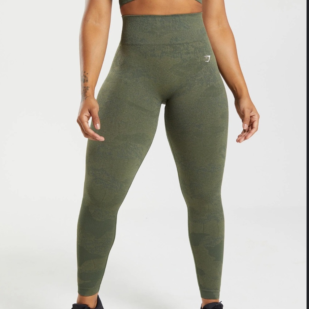NWOT 🏷️ Gymshark Camo Seamless Leggings